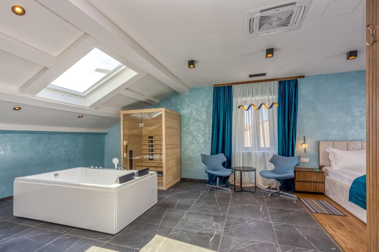 San Valentino Palace Aparthotel Umag Exterior photo
